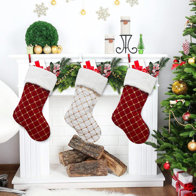 Christmas Stocking Hanging - Kerstsok Zacht namaakbont Geruite open haard